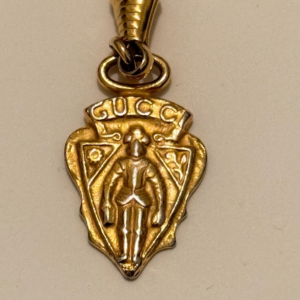 Vtg GUCCI Knight Crest Gold Tone Zipper Pull Charm